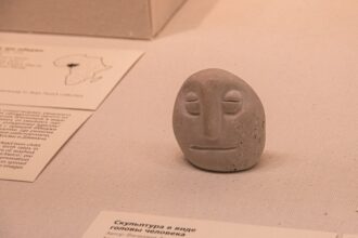 Photo separate artifact identity judgment