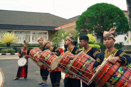 Photo identity tourism