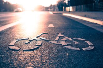 Photo stop binge and crash cycle