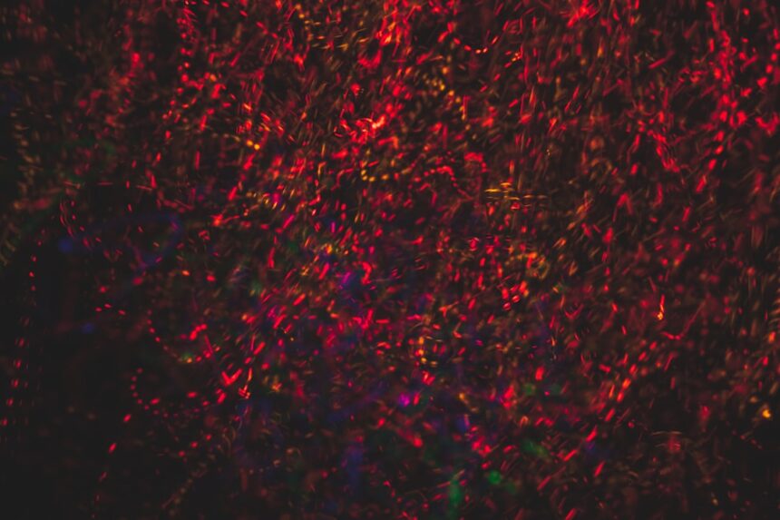 Photo visibility triggers amygdala threat response