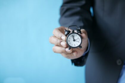 Photo tracking risk reps vs hours worked