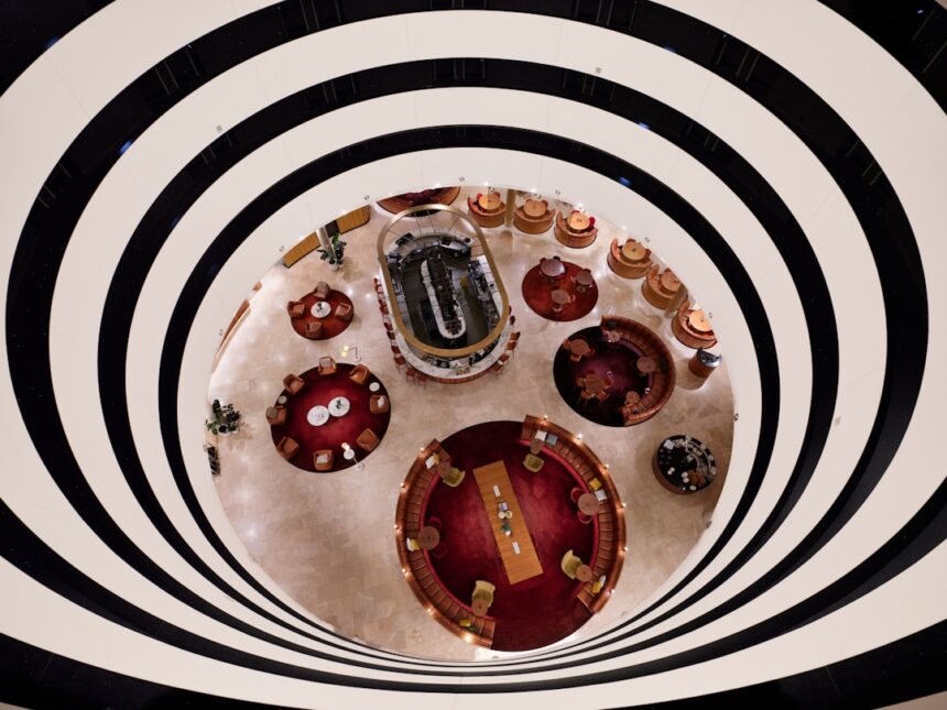 Photo loop room design