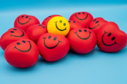 Photo lower emotional charge