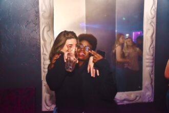 Photo treat future self like friend