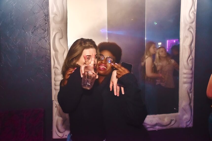 Photo treat future self like friend