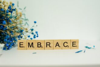 Photo embrace