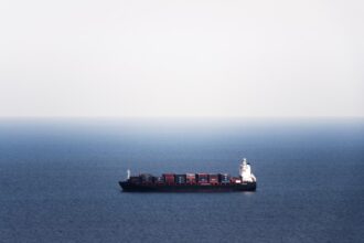 Photo ship small things