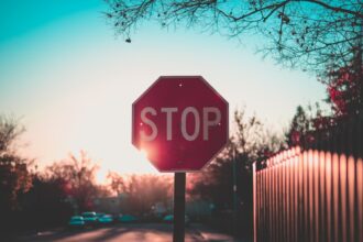 Photo stop scrolling